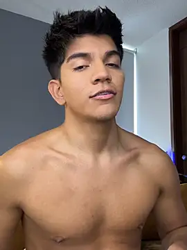 Snapshot of santiago_01 chatting on July 16, 8:04 pm santiago 01 online show from July 16, 8:04 pm