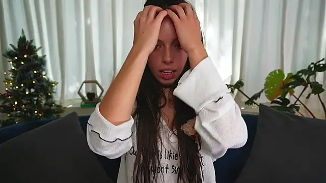 Snapshot of Dayna_Nebula chatting on December 28, 4:41 am Dayna Nebula online show from December 28, 4:41 am