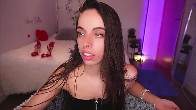 Snapshot of Dayna_Nebula chatting on September 20, 12:17 pm Dayna Nebula online show from September 20, 12:17 pm