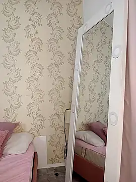 Bella Fior online show from March 10, 4:45 pm