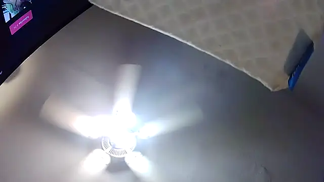 Snapshot of Obi-Spun-Kenobi chatting on December 2, 12:09 am Obi-Spun-Kenobi online show from December 2, 12:09 am