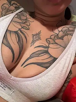 Snapshot of Nadiasexy chatting on April 11, 11:09 pm Nadiasexy online show from April 11, 11:09 pm