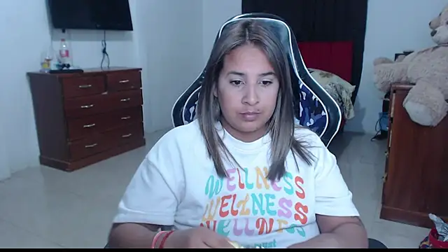 Snapshot of KathyHardcore69 chatting on December 5, 3:37 am KathyHardcore69 online show from December 5, 3:37 am