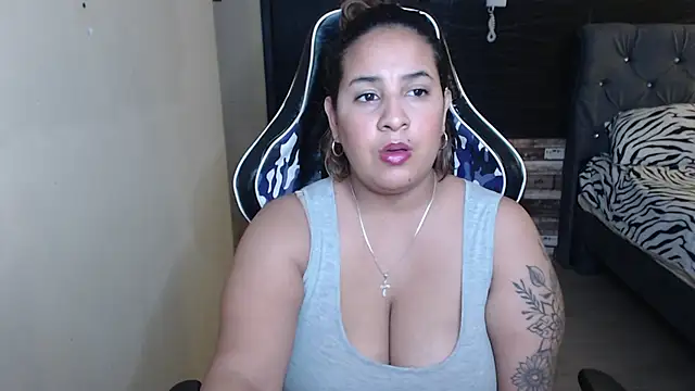 Snapshot of KathyHardcore69 chatting on February 22, 3:29 am KathyHardcore69 online show from February 22, 3:29 am