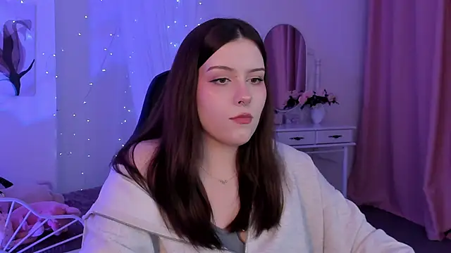 CoralineKeyns online show from February 6, 11:54 am