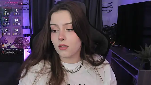 CoralineKeyns online show from February 25, 8:47 am