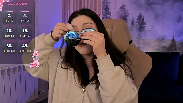 CoralineKeyns online show from September 25, 5:33 am