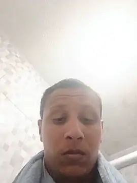 Snapshot of Nicolaskribeiro chatting on July 3, 9:21 pm Nicolaskribeiro online show from July 3, 9:21 pm
