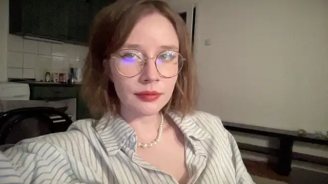 ms christiana online show from December 19, 2:18 am
