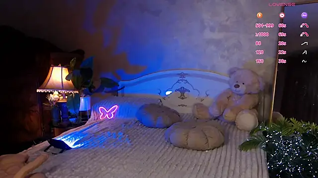 JulieHeets online show from January 3, 10:41 am