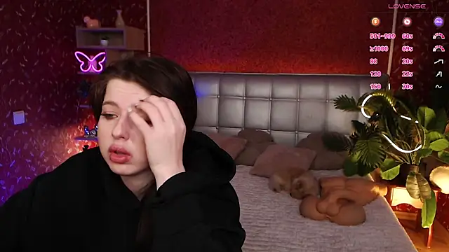 JulieHeets online show from January 24, 8:44 am