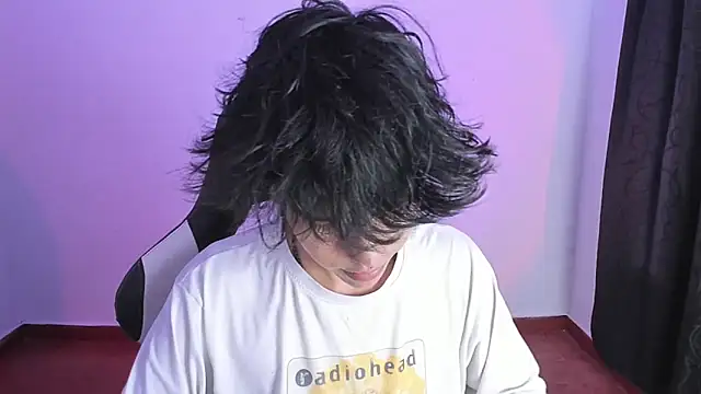 Snapshot of Alan26_ chatting on February 24, 1:35 am Alan26 online show from February 24, 1:35 am