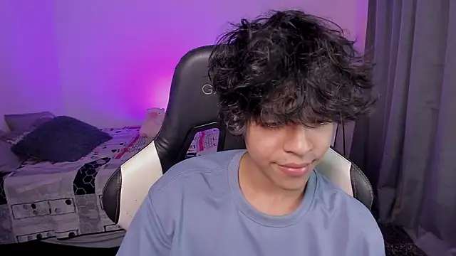 Alan26  online show from March 11, 3:45 am