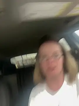 Snapshot of yanks28@xh chatting on March 5, 9:59 pm yanks28xh online show from March 5, 9:59 pm