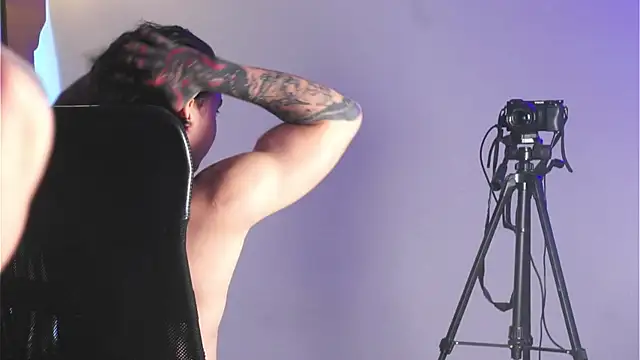 dantecoppolaa  online show from December 23, 7:20 pm