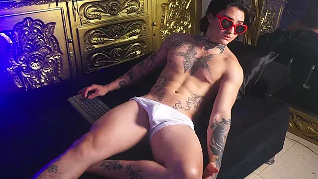 dantecoppolaa  online show from February 23, 10:31 pm