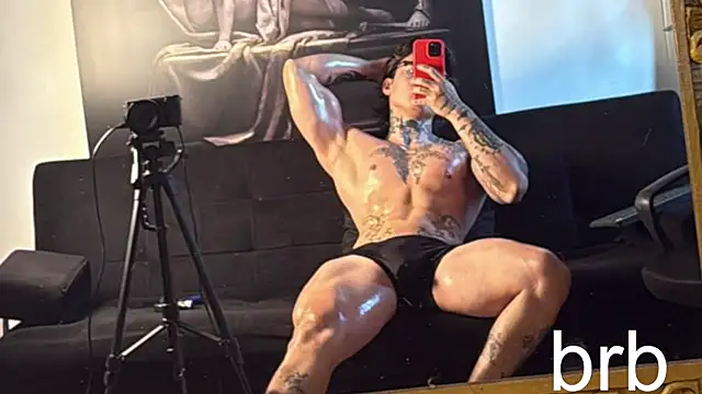 dantecoppolaa  online show from September 22, 11:07 pm