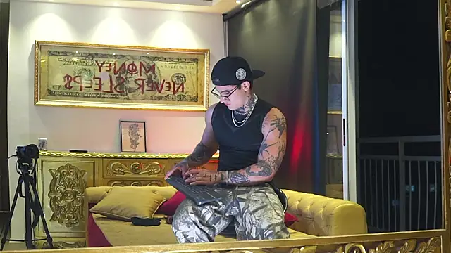 dantecoppolaa  online show from March 5, 11:56 pm