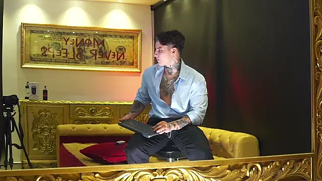 dantecoppolaa  online show from April 17, 11:19 pm