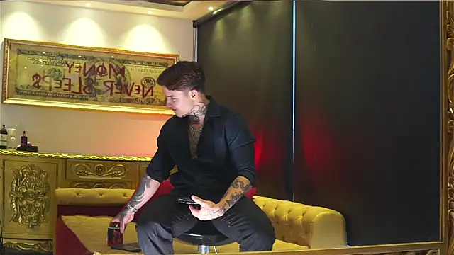 Snapshot of dantecoppolaa_ chatting on May 31, 10:55 pm dantecoppolaa online show from May 31, 10:55 pm