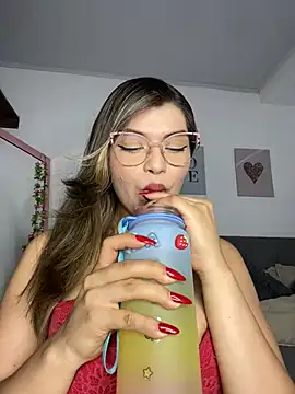 IamCloe online show from December 9, 9:16 pm