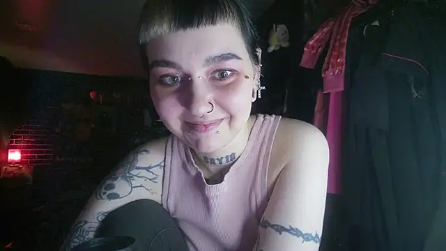 MoorderxDoll online show from January 12, 6:38 pm