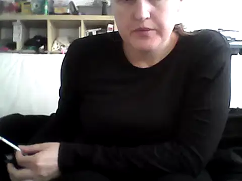 Snapshot of DragoneSFR chatting on January 28, 10:56 am DragoneSFR online show from January 28, 10:56 am