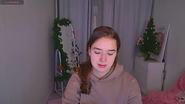 LovelyJessie online show from December 14, 1:38 pm