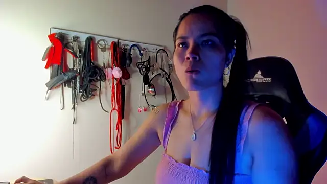 scarlet-kennedy98 online show from April 12, 8:58 pm