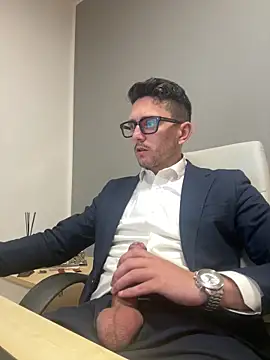 Snapshot of masterboss_ chatting on March 6, 12:56 pm masterboss online show from March 6, 12:56 pm