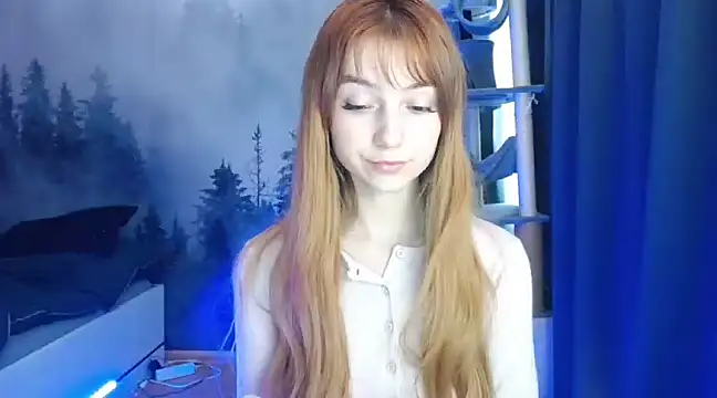 Snapshot of LuciaYoung chatting on January 2, 10:26 am LuciaYoung online show from January 2, 10:26 am