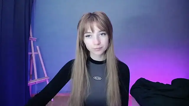 Snapshot of LuciaYoung chatting on February 4, 7:22 pm LuciaYoung online show from February 4, 7:22 pm