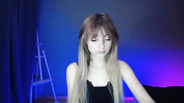 Snapshot of LuciaYoung chatting on March 6, 7:32 pm LuciaYoung online show from March 6, 7:32 pm