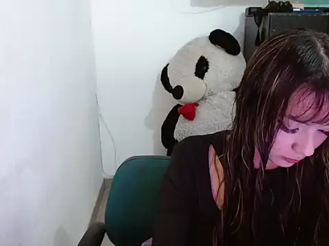  annie rosse online show from April 15, 9:26 pm