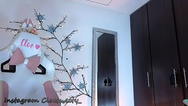 Cloesweety online show from December 25, 8:17 pm