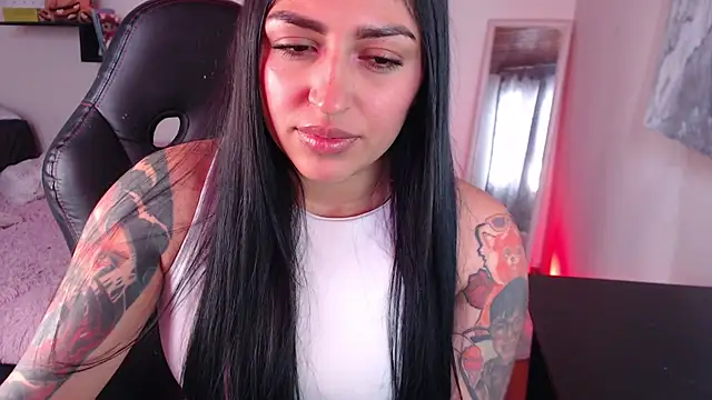 MissDennise online show from September 20, 4:08 pm