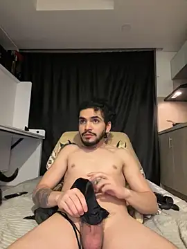 Snapshot of aangie__uwu chatting on November 21, 4:11 am aangie uwu online show from November 21, 4:11 am