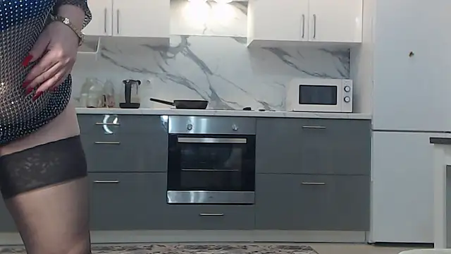 V-Alice online show from November 9, 1:20 pm