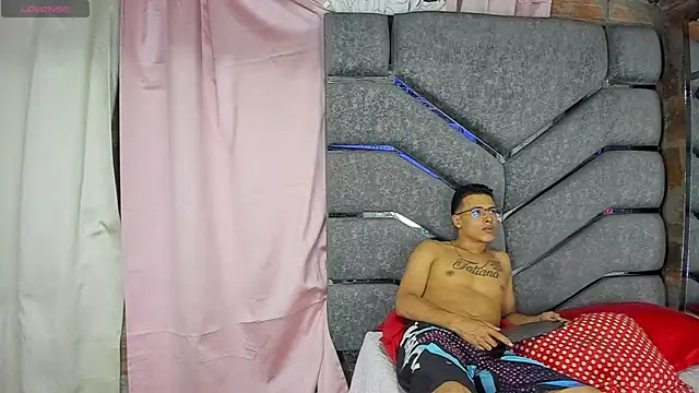 Latinos couples online show from February 19, 4:34 am