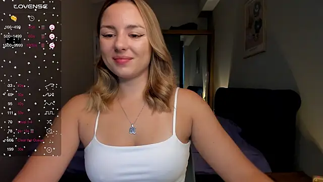 Snapshot of ThreeshaWhite chatting on September 22, 4:03 am ThreeshaWhite online show from September 22, 4:03 am