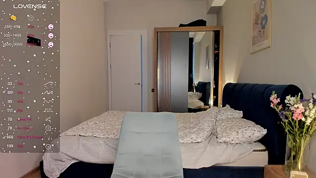 Snapshot of ThreeshaWhite chatting on November 11, 5:18 am ThreeshaWhite online show from November 11, 5:18 am