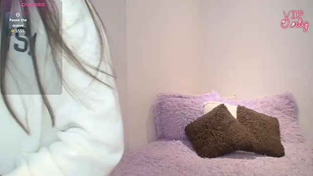 Snapshot of Maiaa_evans chatting on May 8, 12:49 am Maiaa evans online show from May 8, 12:49 am