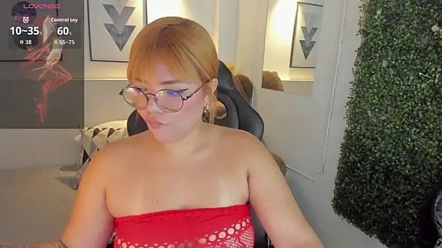 Abby Mae  online show from January 10, 8:10 pm