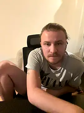 Snapshot of singer1911 chatting on December 1, 9:26 pm singer1911 online show from December 1, 9:26 pm