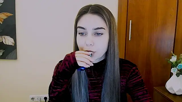 Snapshot of Lili_magic chatting on February 5, 3:42 pm Lili magic online show from February 5, 3:42 pm