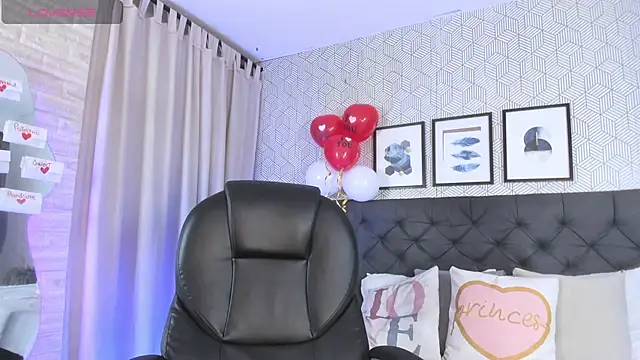 Snapshot of emma__smith1 chatting on February 15, 12:22 pm emma smith1 online show from February 15, 12:22 pm