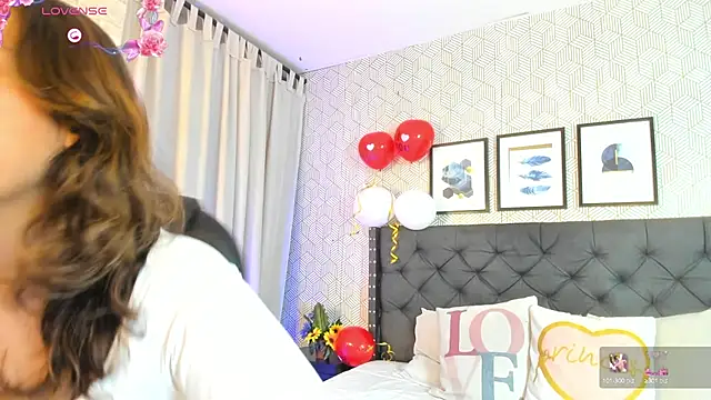Snapshot of emma__smith1 chatting on February 17, 12:27 pm emma smith1 online show from February 17, 12:27 pm
