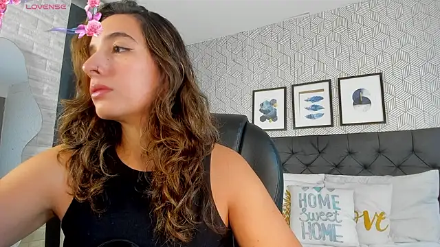 Snapshot of emma__smith1 chatting on March 10, 12:59 pm emma smith1 online show from March 10, 12:59 pm