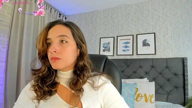 Snapshot of emma__smith1 chatting on March 14, 12:40 pm emma smith1 online show from March 14, 12:40 pm