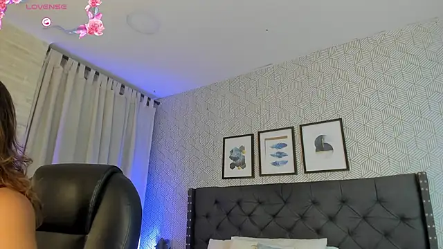 Snapshot of emma__smith1 chatting on March 15, 12:24 pm emma smith1 online show from March 15, 12:24 pm